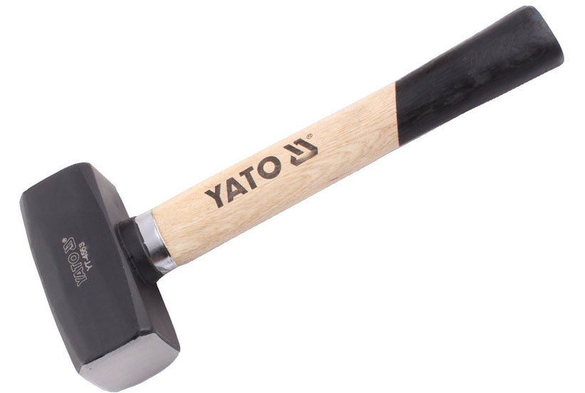 Palička kovová  Yato 1000g  YATO s dřevěnou násadou